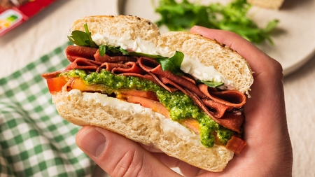 Bagel qui a de la gueule au salami 100% végétal