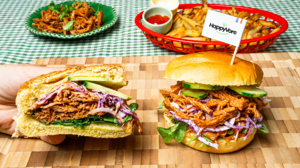 Burger effiloché végétal et sauce barbecue